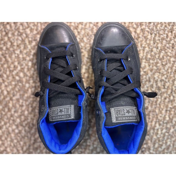 Boys Black w/blue Chuck Taylor shoes. Size 3 - Picture 4 of 5